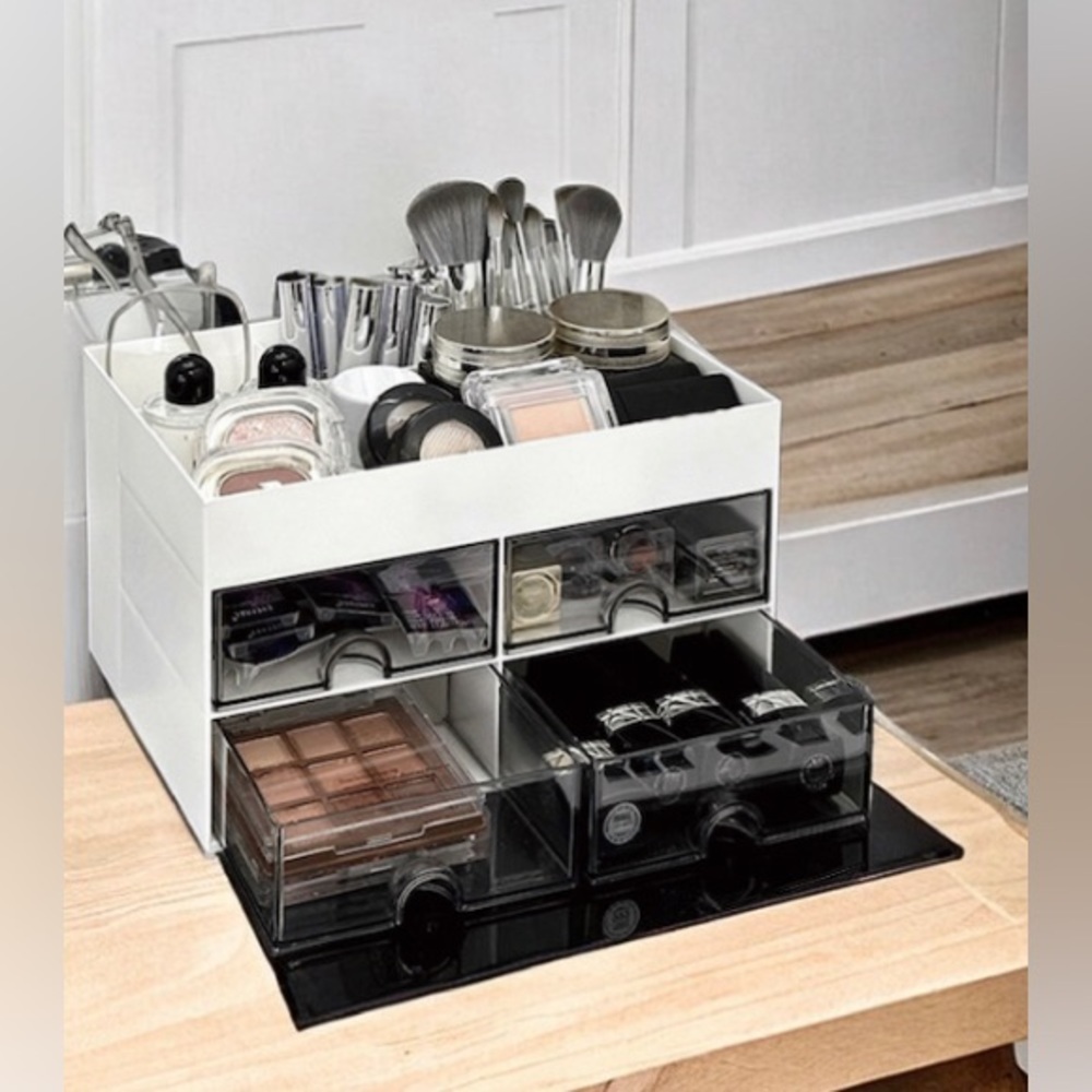 Cosmetic Box Great For Bathroom Or Vanity ⭐️Brand New Still In Box ⭐️